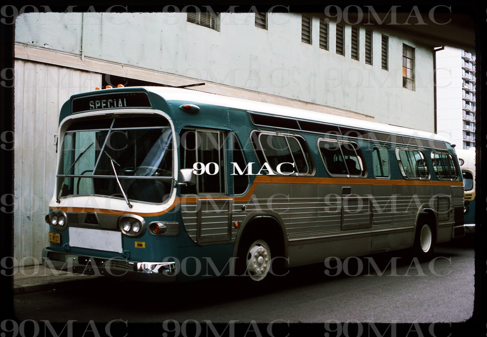 HONOLULU SCENIC TOURS. GM COACH BUS #933. Honolulu (HI). Original Slide 1974.