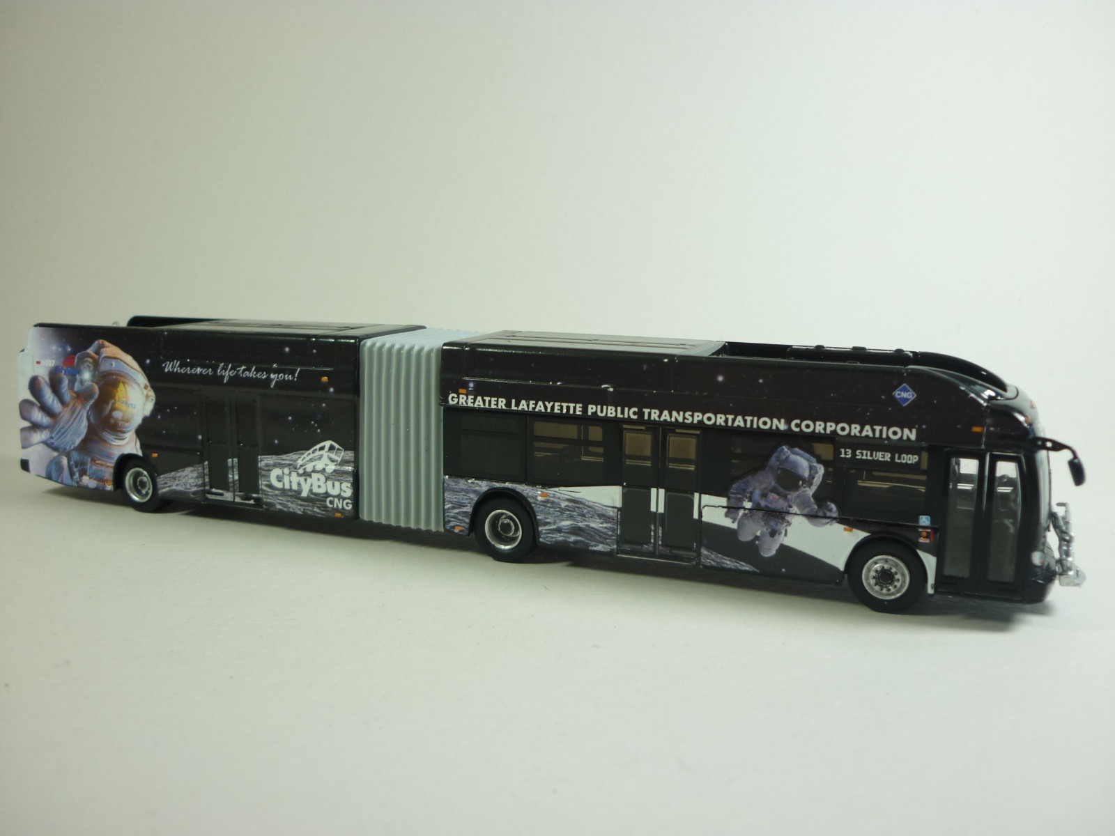 Iconic Replicas 1:87 New Flyer XN60 Articulated Bus Lafayette Indiana USA