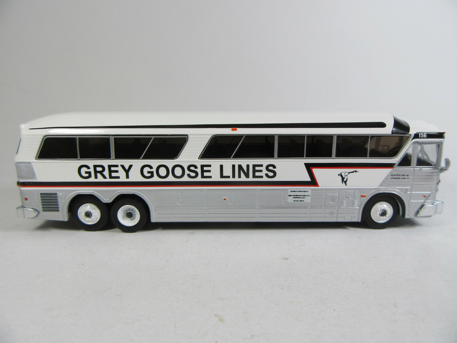 Iconic Replicas 1:87 Bus MCI 7 Challenger Grey Goose Lines USA