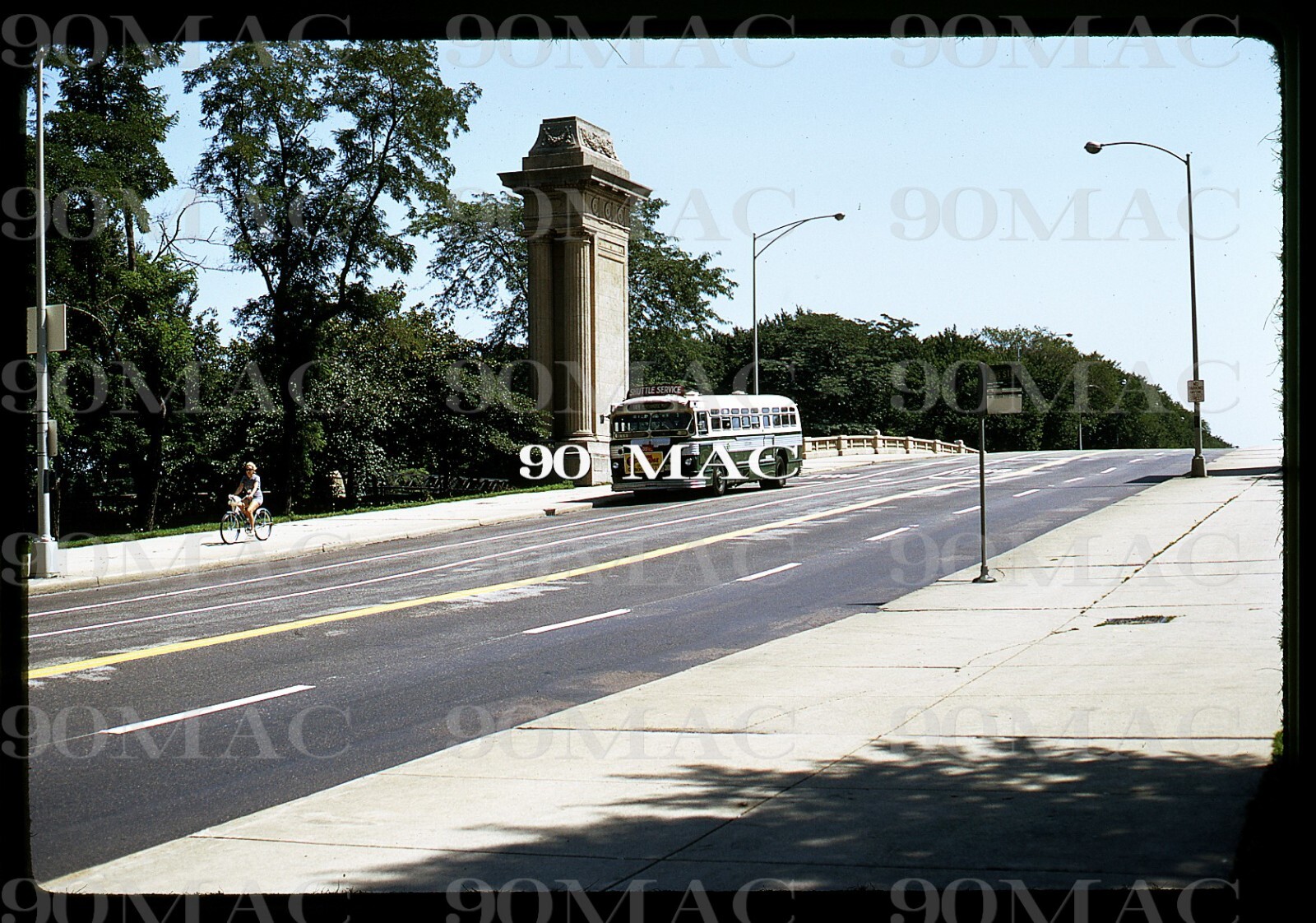 Chicago (IL) CTA Twin Coach #8462 (A). Original Slide 1972.