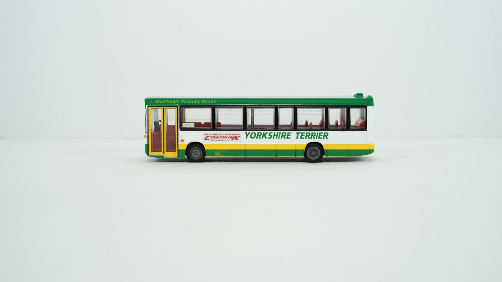 EFE Gilbow 1/76 Plaxton Pointer Dart Yorkshire Terrier Bus 20604DL New HO6