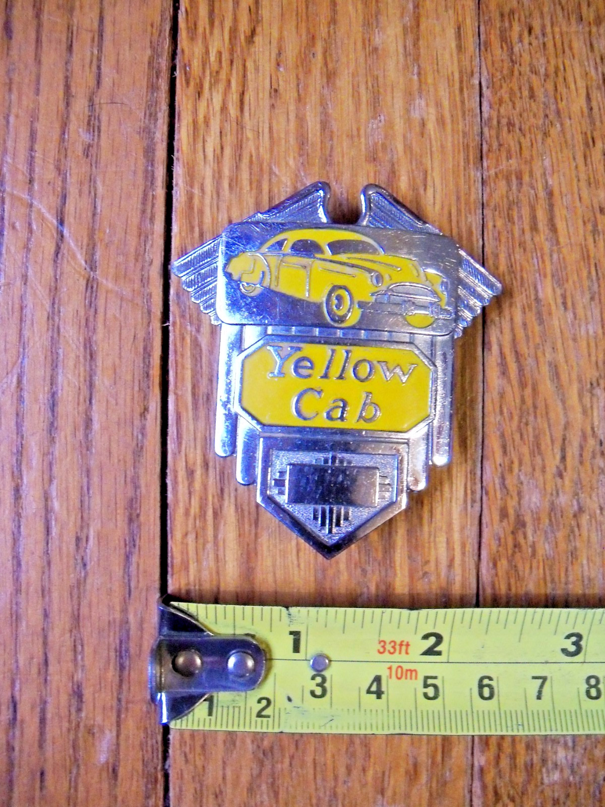 VINTAGE 1940’s YELLOW CAB TAXICAB DRIVER CHAUFFEUR’S HAT BADGE USA