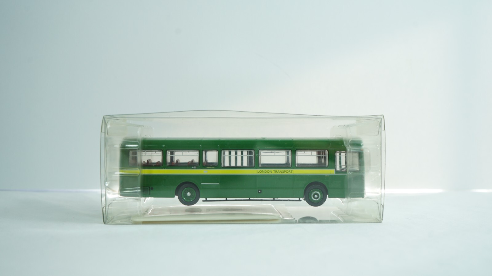 Britbus 1/76 AEC Merlin London Transport Green Route 318A ME-002B NEW B63