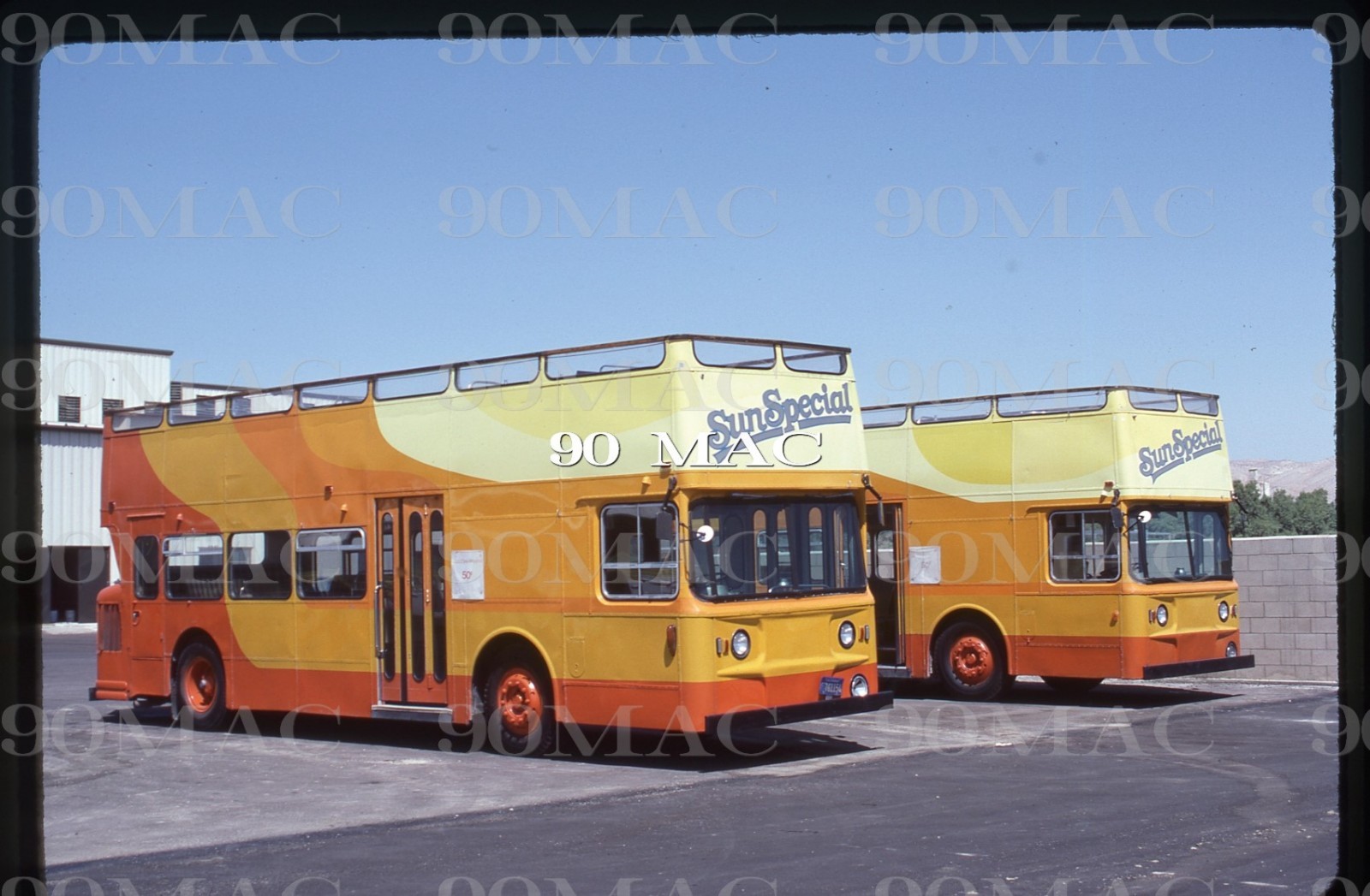 SUN LINE TRANSIT. LONDON DD BUS. Palm Springs (CA). Original Slide 1986.