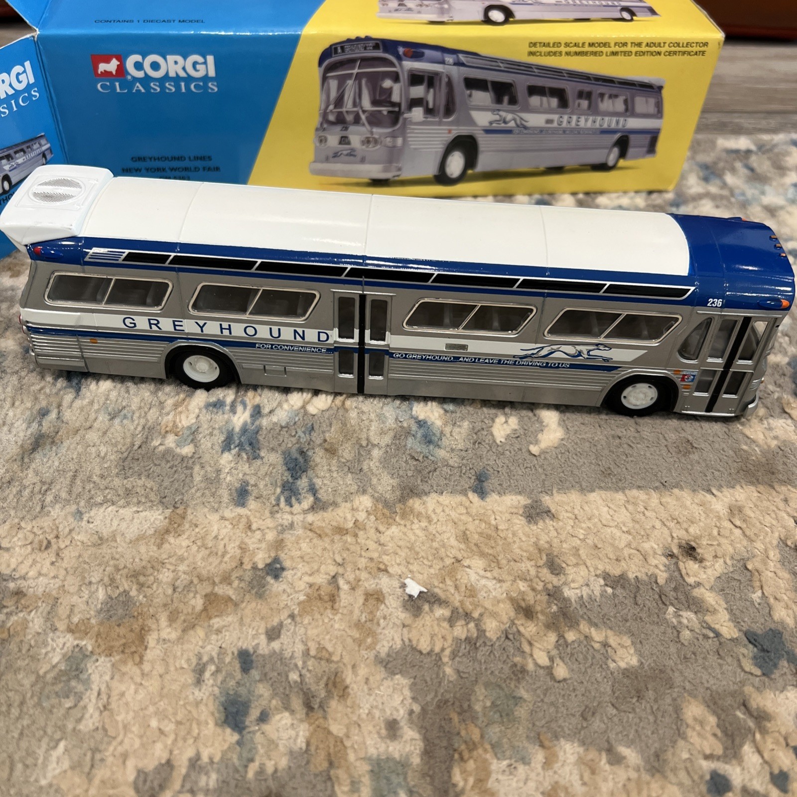 Corgi Classics Greyhound Lines 1939 New York World Fair GM 5303 Die-Cast 54503