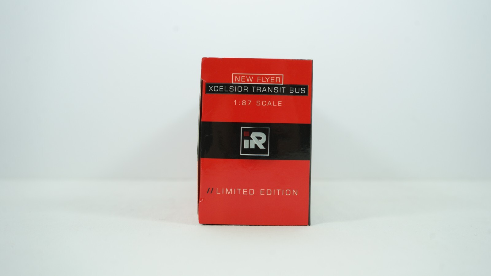 Iconic Replicas 1:87 NFI Xcelsior Charge RIPTA Bus Item 87-0432 NEW B15