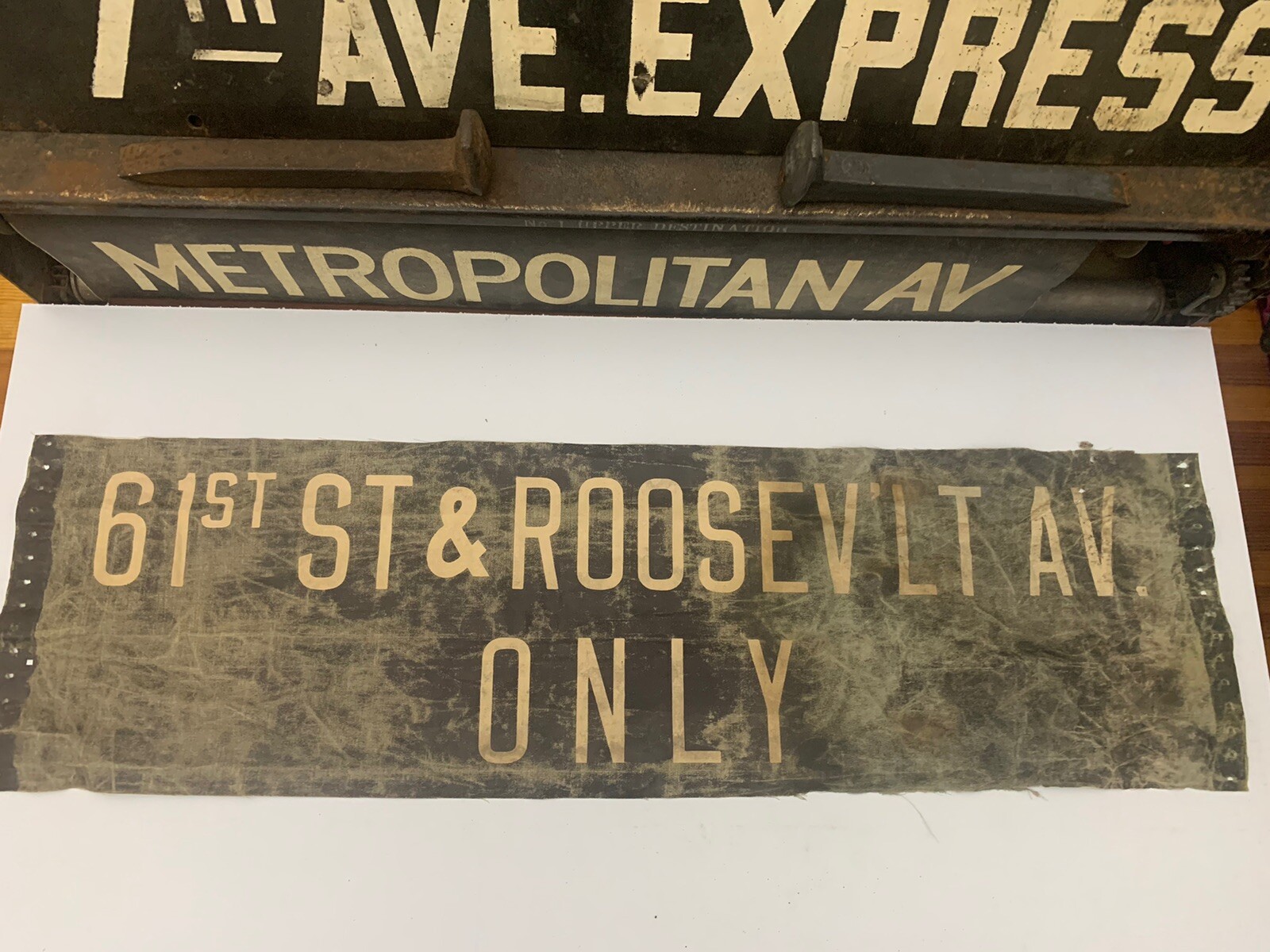 NY NYC PRIMITIVE BUS ROLL SIGN ROOSEVELT AVENUE 61 STREET L.I.R.R. TRAIN QUEENS