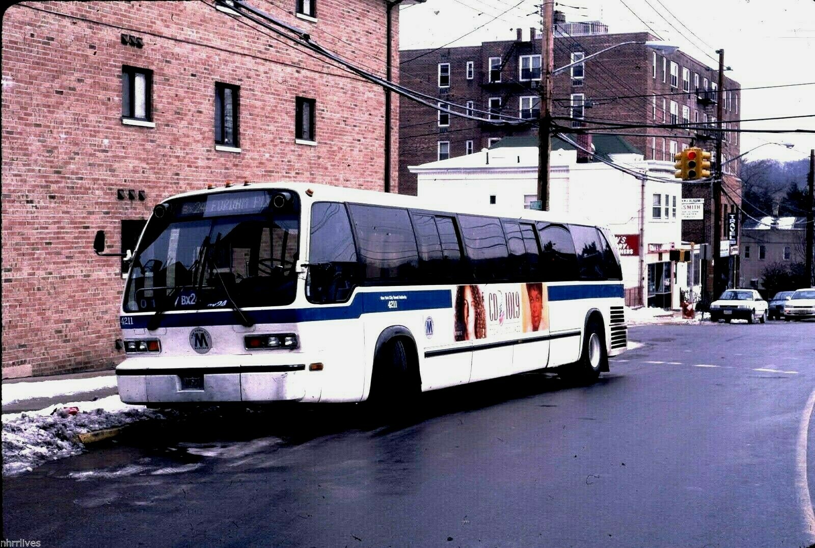 5×7 COLOR PHOTO NYC BUS 1985 GM-RTS #4211 Bx-24 W. 256 ST-FIELDSTON RD 1/11/94