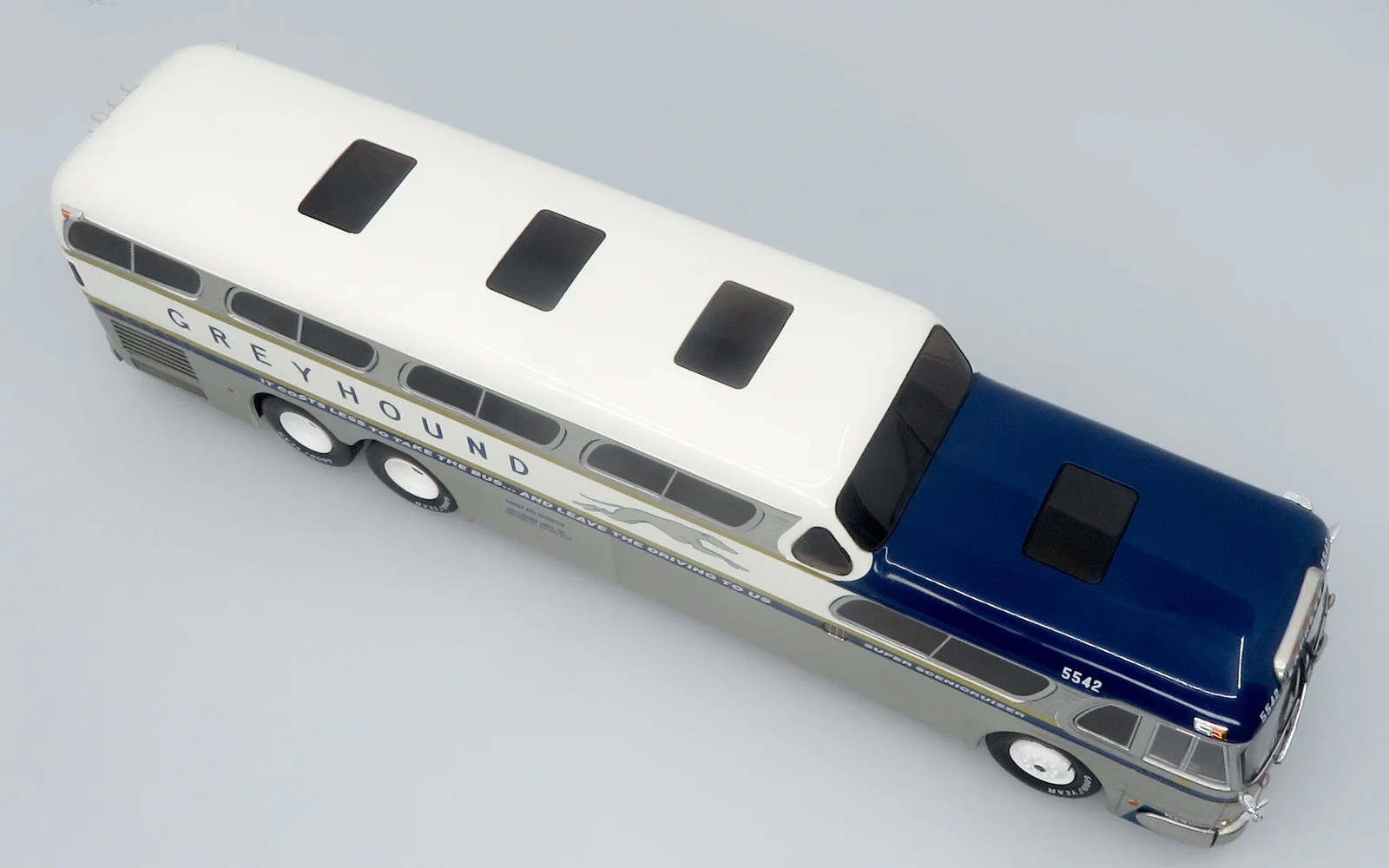 Greyhound Scenic Cruiser Bus Gold Stripe 50th Anniv. 1/43 Scale Iconic Replica