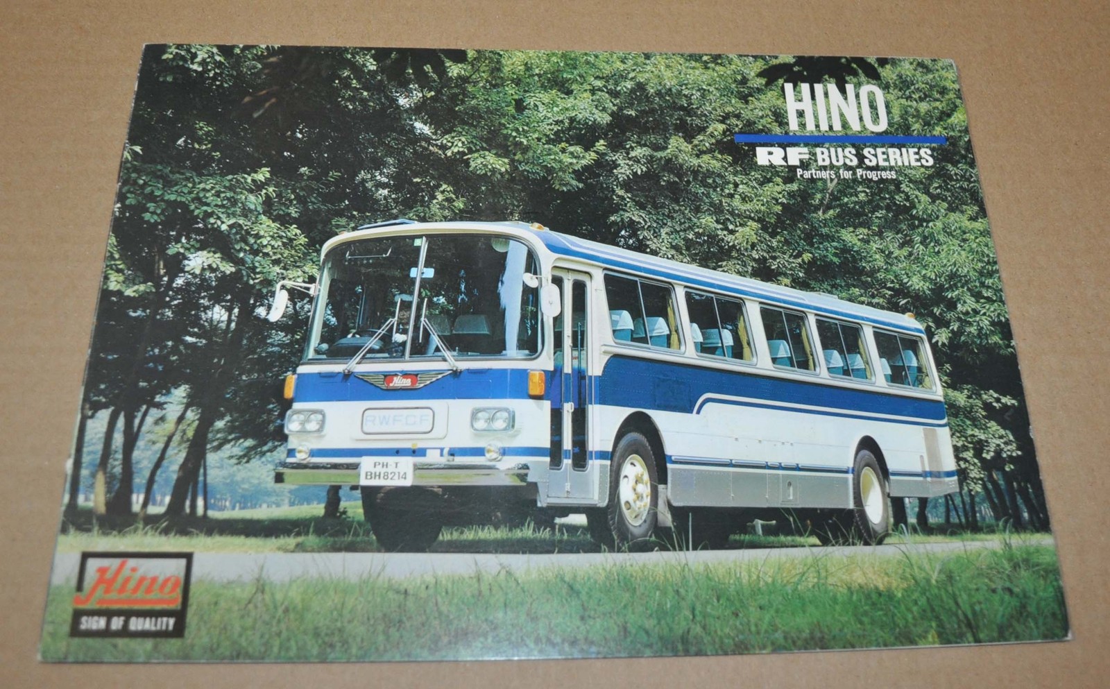 1972 Hino RF Bus Japanese Brochure Prospekt EN