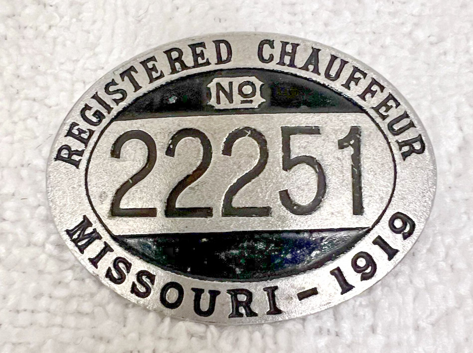 1919 Missouri Registered Chauffer Badge 22251 Metal 2 x 1.5 Oval in Shape