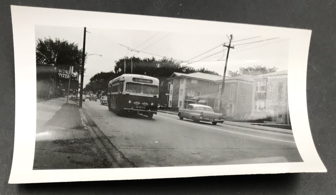 Trackless Trolley Bus Chicago Transit Authority CTA 9401 Route 78 Montrose Photo