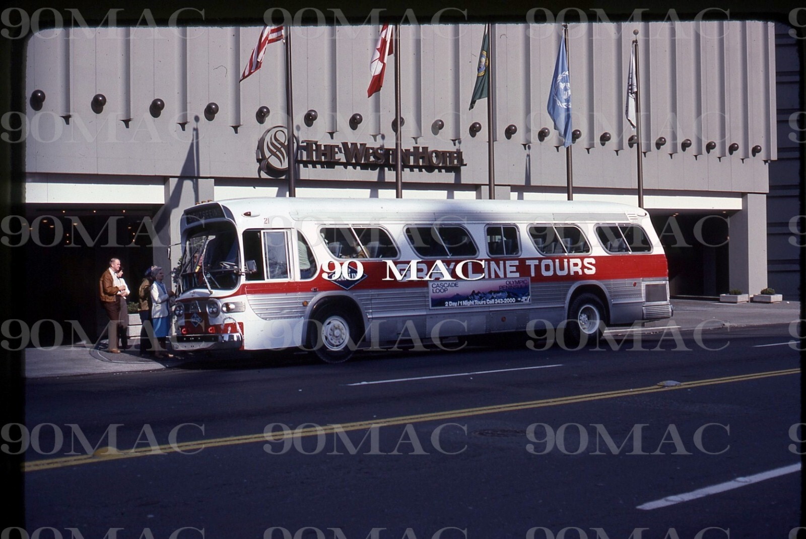 GRAY LINE. GM COACH BUS #21. Seattle (WA). Original Slide 1982.