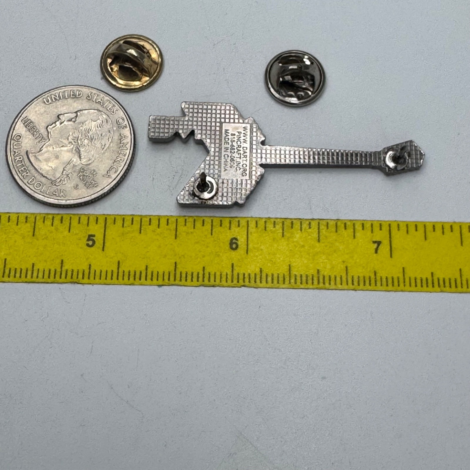 2005 Dallas DART Transit Guitar Lapel Pin Logo Yellow Silver Novelty APTA