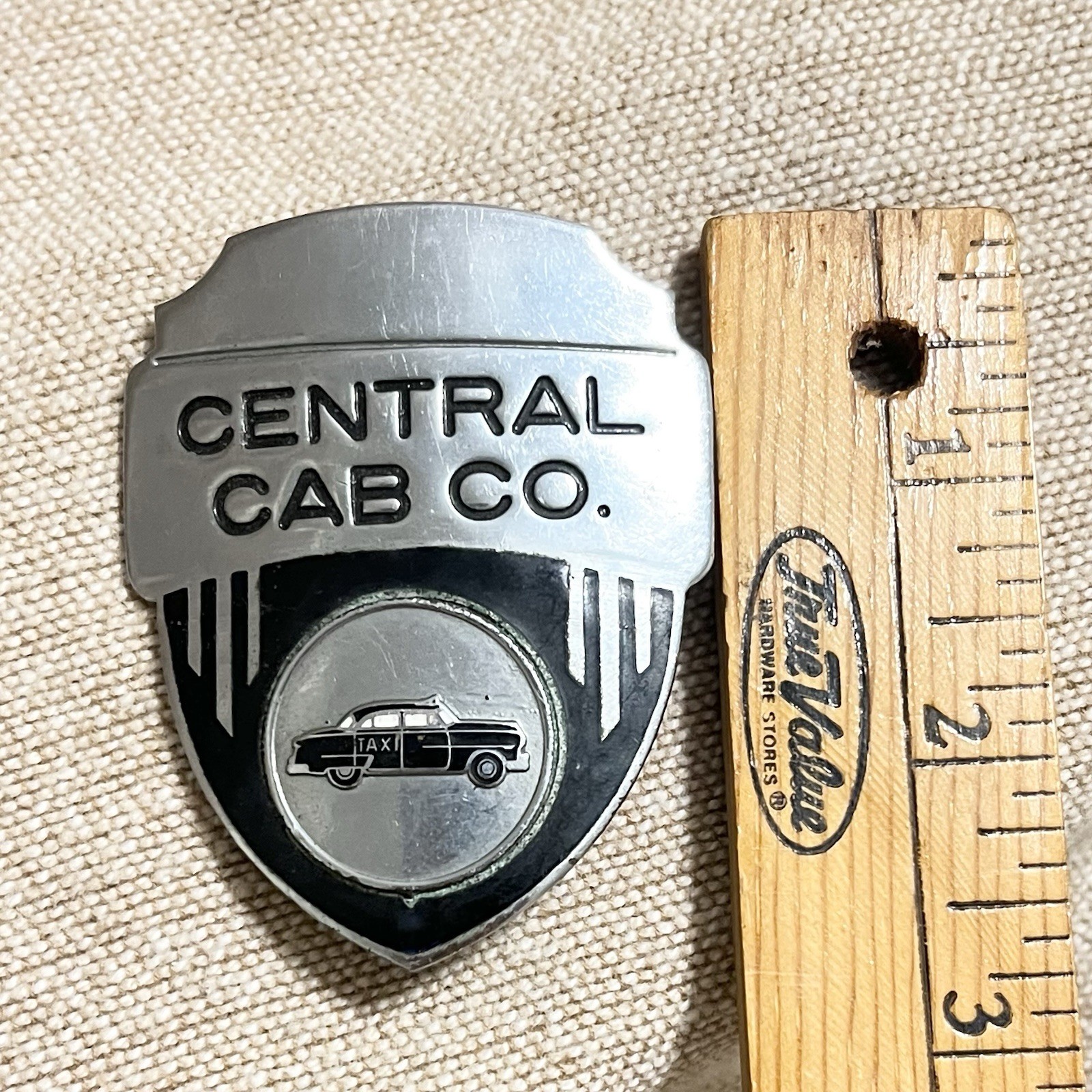 VINTAGE 40’s 50’s CENTRAL CAB CO METAL DRIVER HAT BADGE Yellow Taxi