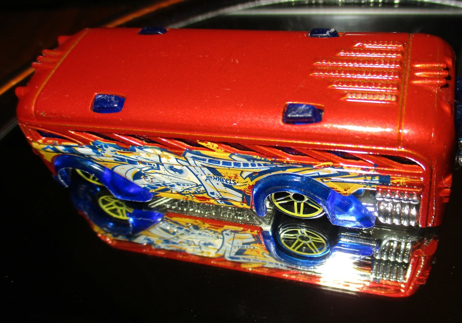 2000, Hot Wheels, HW City Series Surfin’ School Bus, 1:64, Loose, Ages 3+, EUC