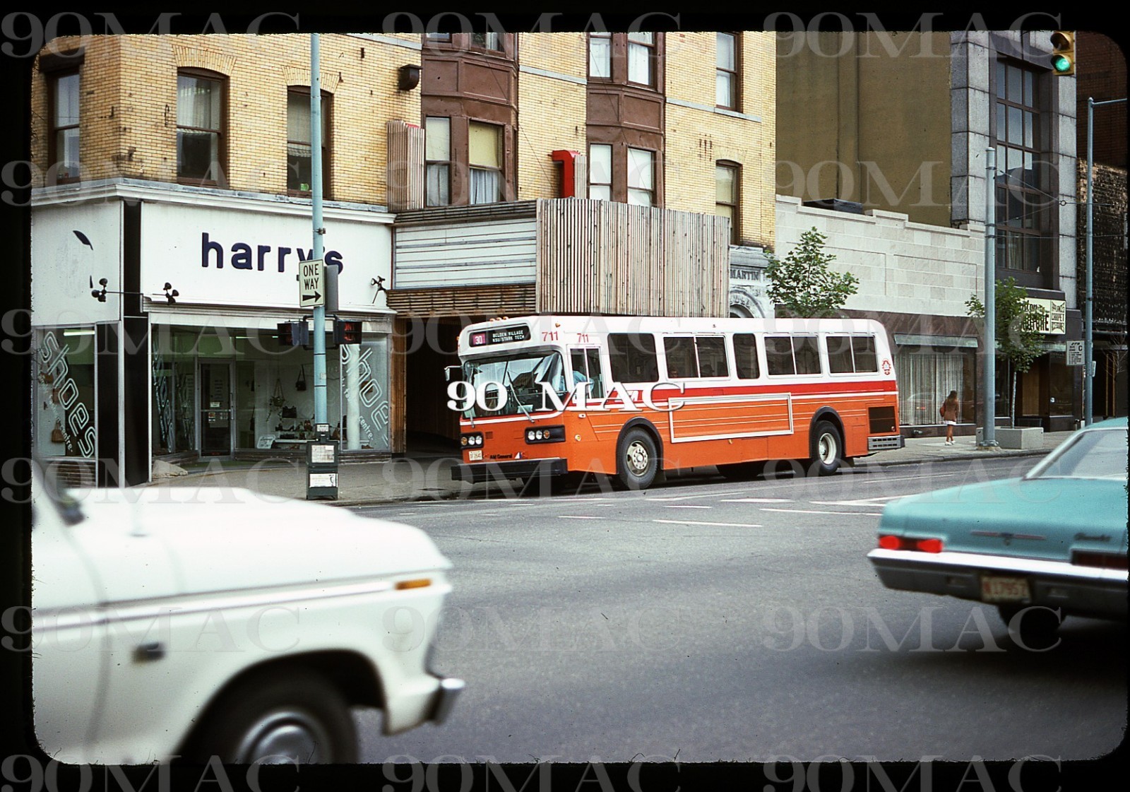 CANTON RTA. AM GENERAL BUS #711. Canton (OH). Original Slide 1977.