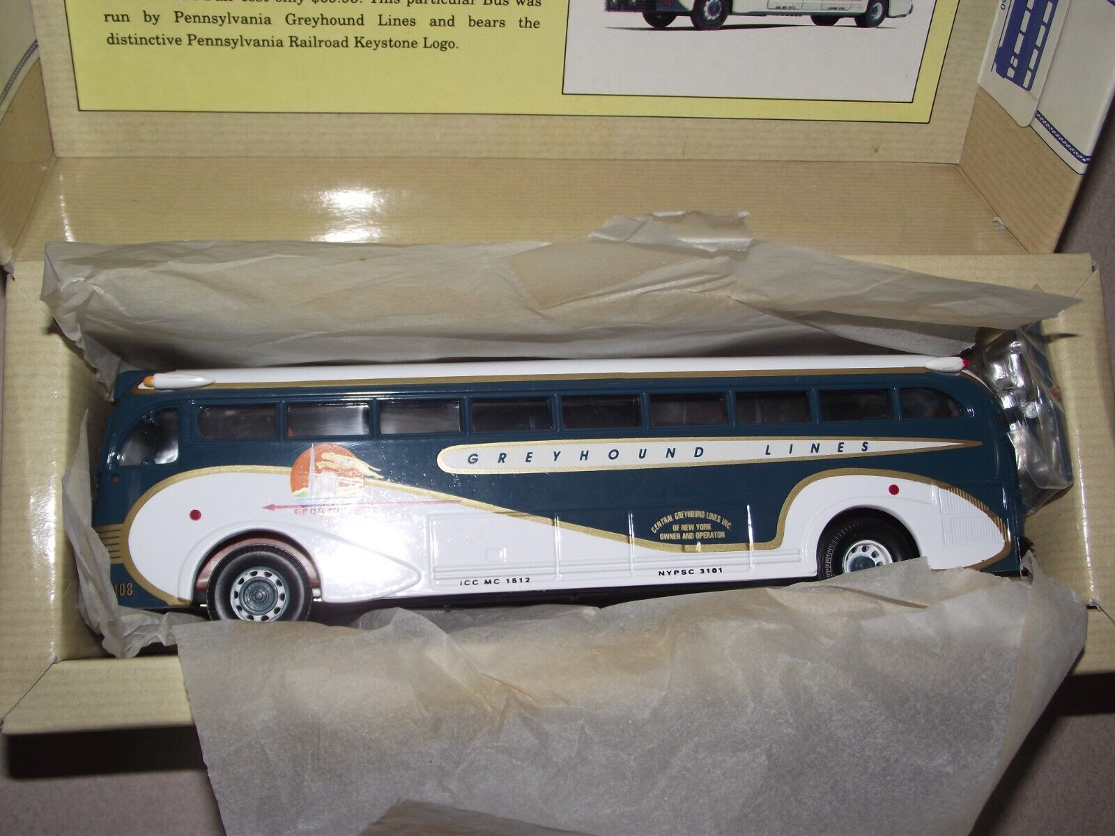Corgi Classics Greyhound Lines Yellow Coach 743 New York World Fair 98460 bus ~L