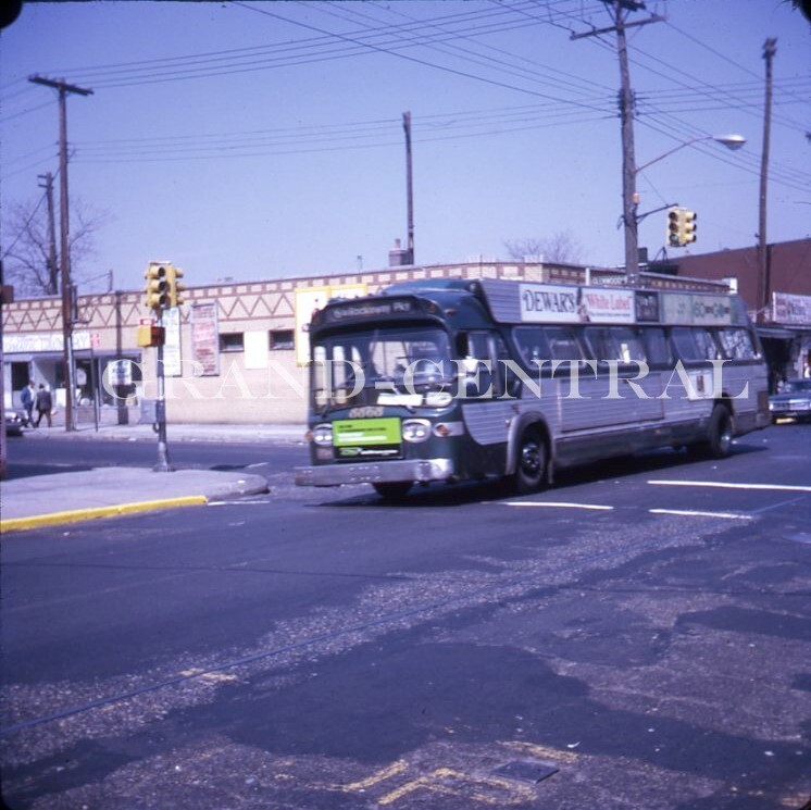 ORIGINAL 1972 NYCTA NEW YORK CITY BUS SLIDE GMC #8868 ROCKAWAY BROOKLYN NY TA