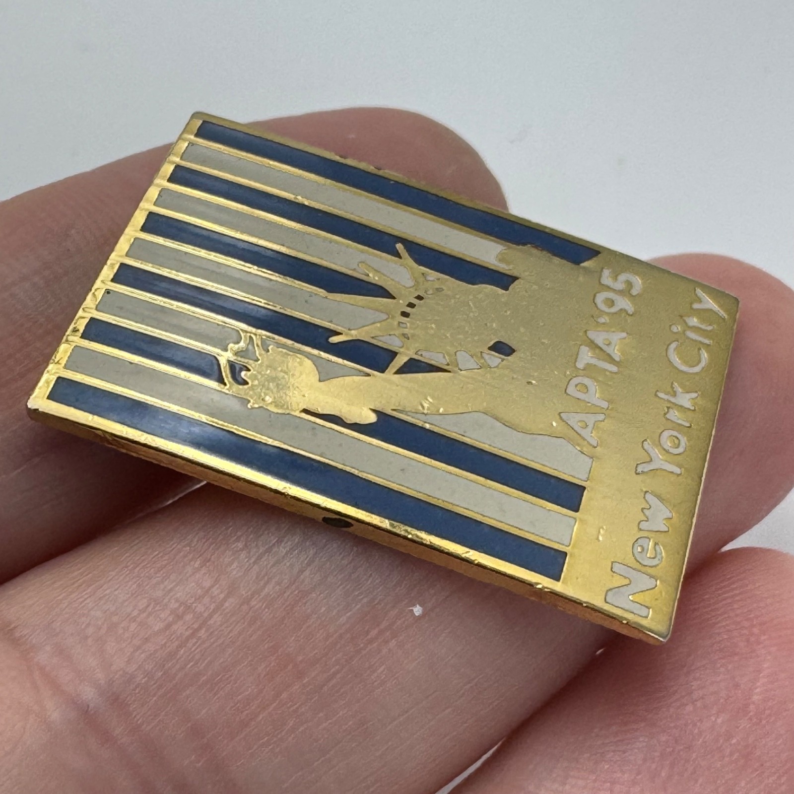APTA 1995 New York City Statue Liberty Transit Lapel Pin Vintage American Public