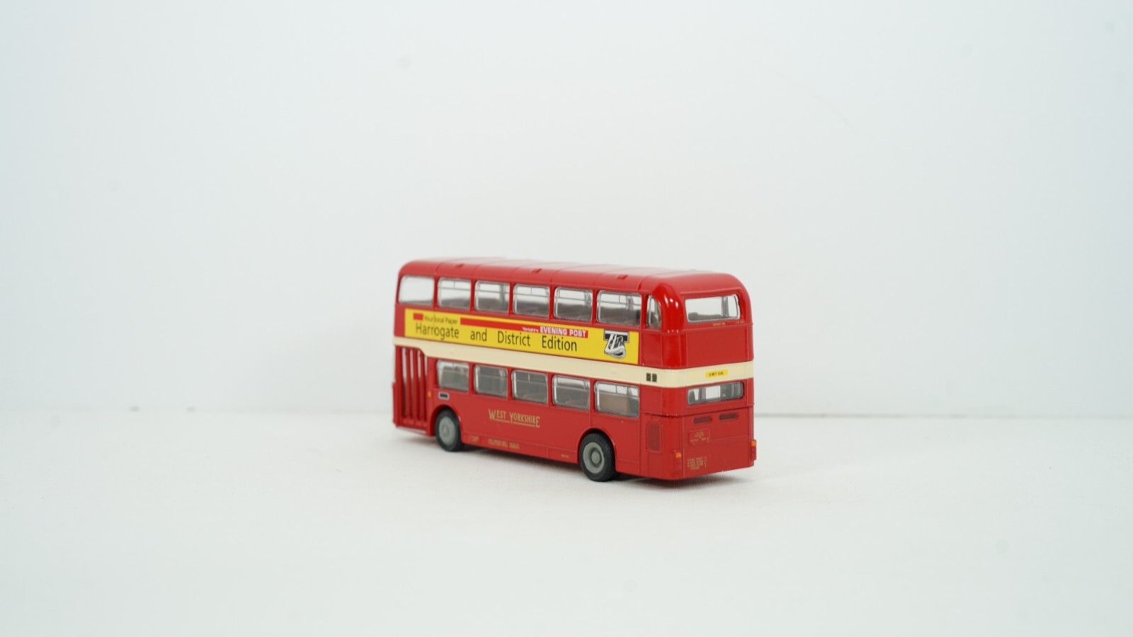 EFE Gilbow 1/76 Bristol VR Series II West Yorkshire D/Deck Bus Item 20305 NEW B1