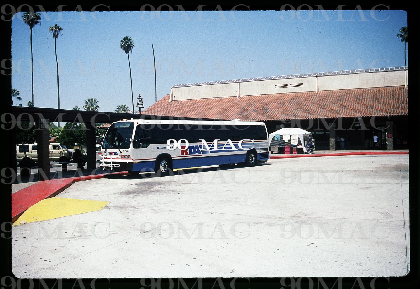 RIVERSIDE TRANSIT. GM RTS BUS #9220. Riverside (CA). 4 Original Slides 1994.
