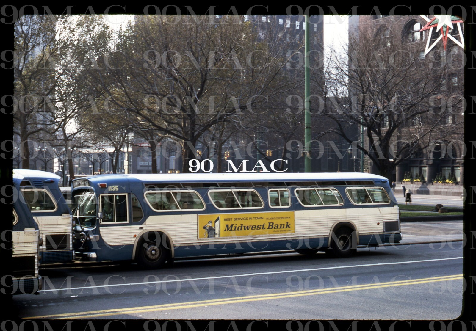 CTS. GM COACH Bus #1135. Cleveland (OH). Original Slide 1971.