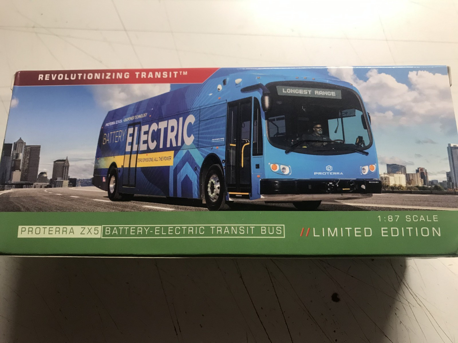 ICONIC REPLICAS HO 2021 PROTERRA ZX5 BATTERY-ELECTRIC TRANSIT BUS CTA #87-0336