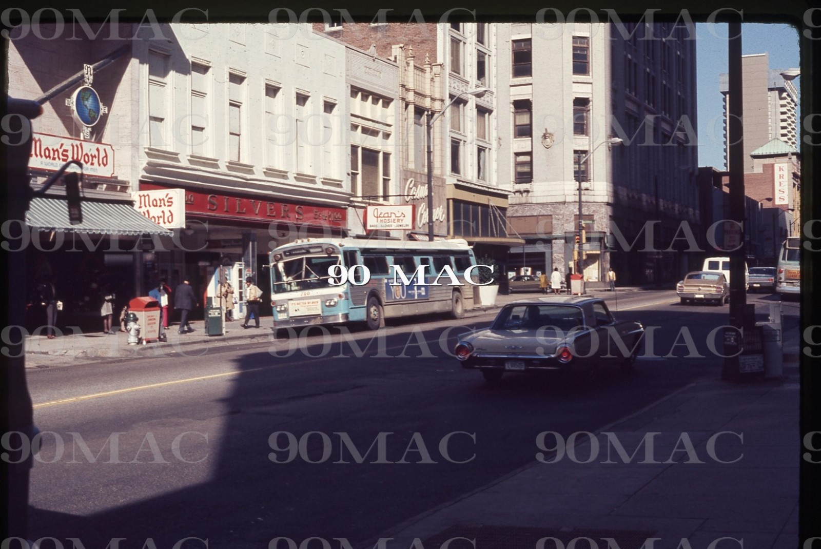 MATA. FLXIBLE BUS #710. Memphis (TN). Original Slide. 1972.