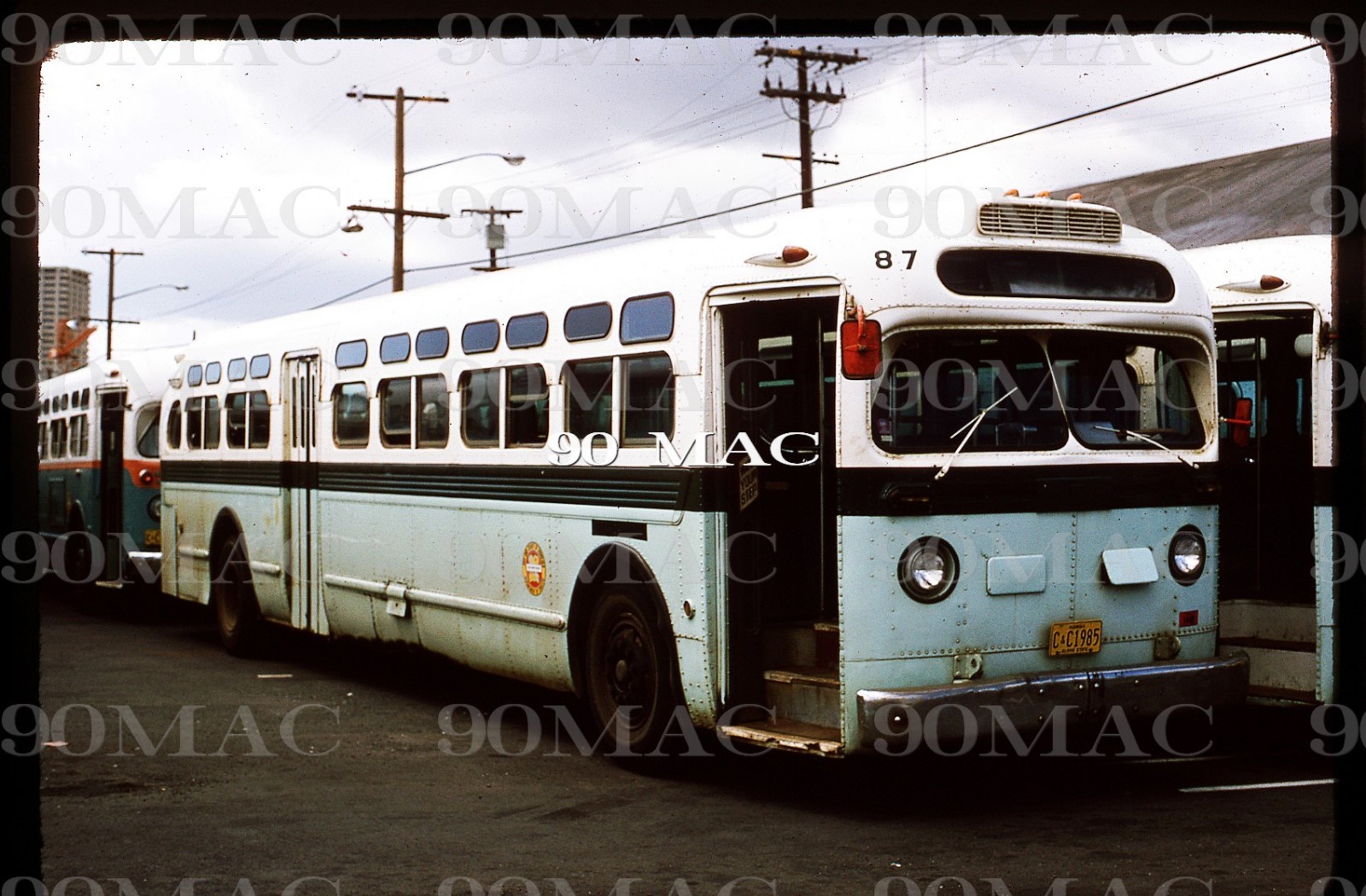 THE BUS-HDTS. GM COACH BUS #87. Honolulu (HI). Original Slide 1974.