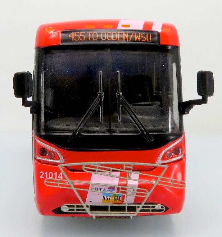 Iconic Replicas 1:87 MCI D45 CRT LE Coach: Utah Transit Authority (UTA)