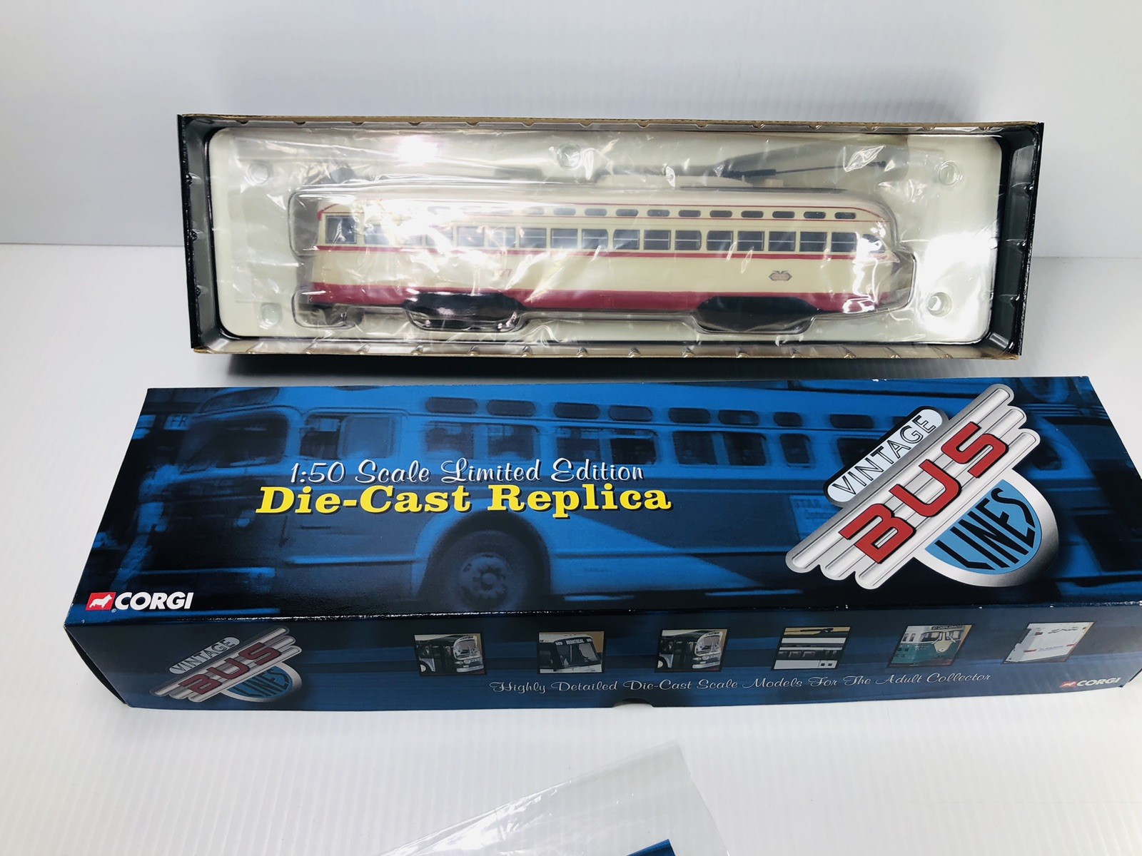 CORGI VINTAGE BUS LINES LIM. ED #621/ 2800 PCC STREETCAR DSR (DETROIT) 1:50 BNIB