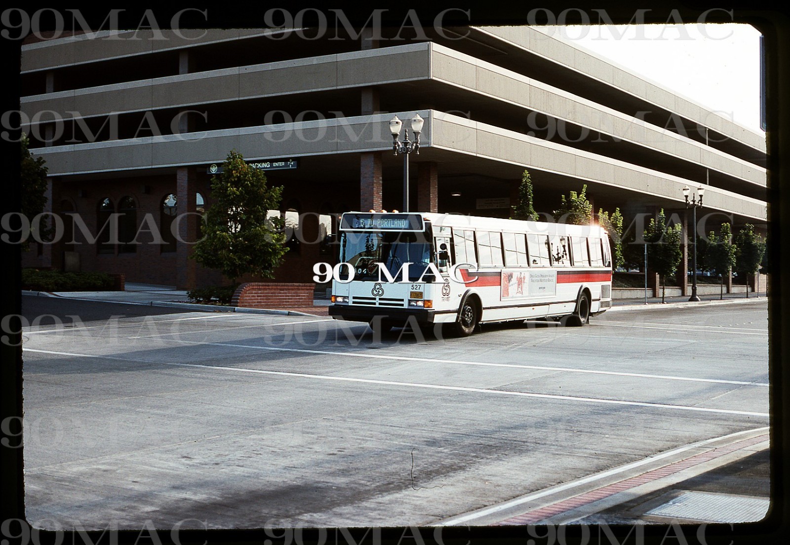 TRI-MET. FLXIBLE METRO BUS #527. Portland (OR). Original Slide 1989.