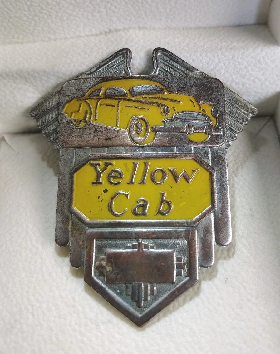 VINTAGE 1940’s YELLOW CAB TAXI CAB DRIVER CHAUFFEUR’S HAT BADGE VERY DISPLAYABLE
