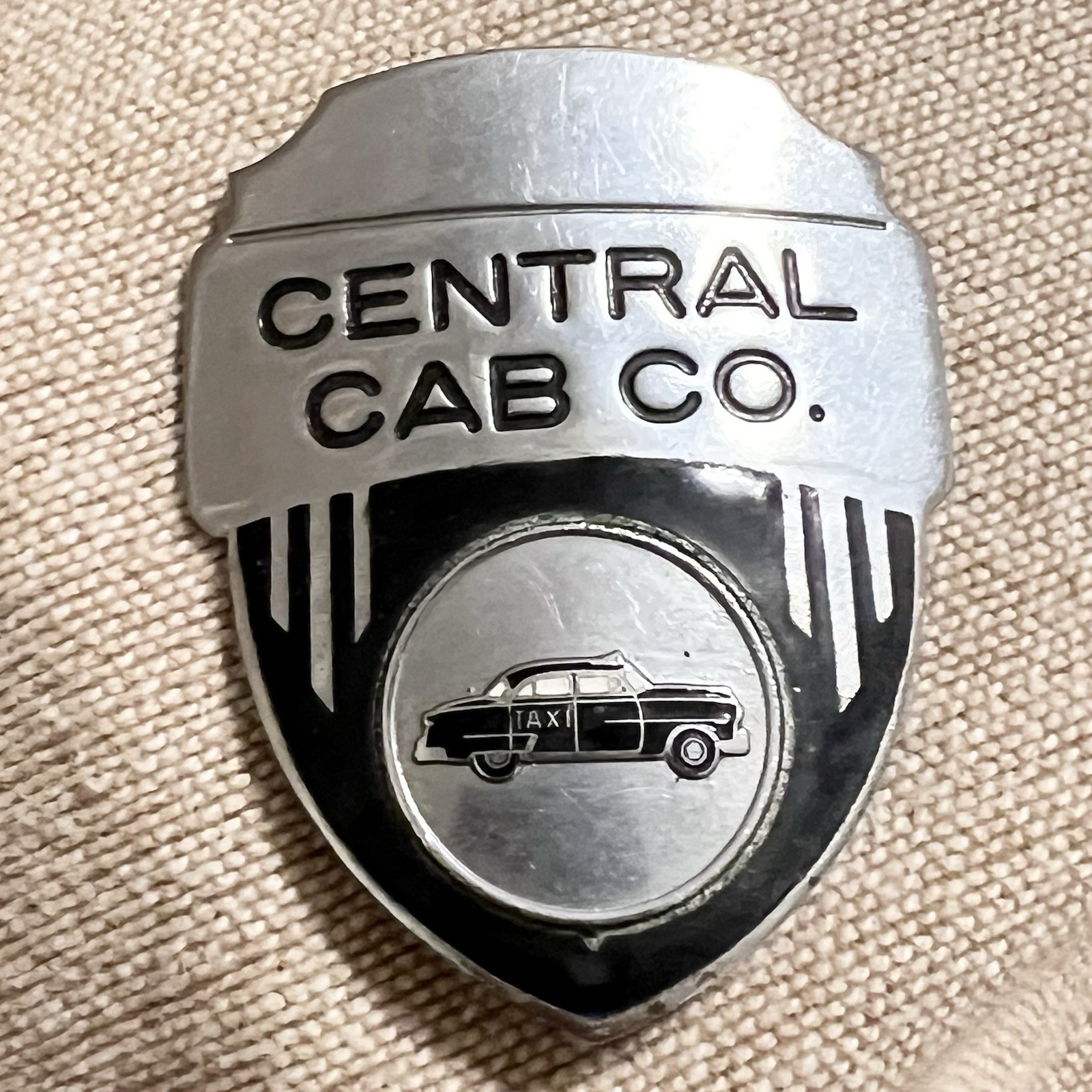 VINTAGE 40’s 50’s CENTRAL CAB CO METAL DRIVER HAT BADGE Yellow Taxi