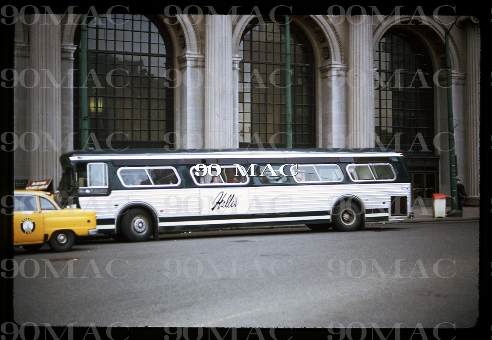 CLEVELAND TRANSIT. FLXIBLE BUS #1507.Cleveland (OH). Original Slide 1972. HALLES