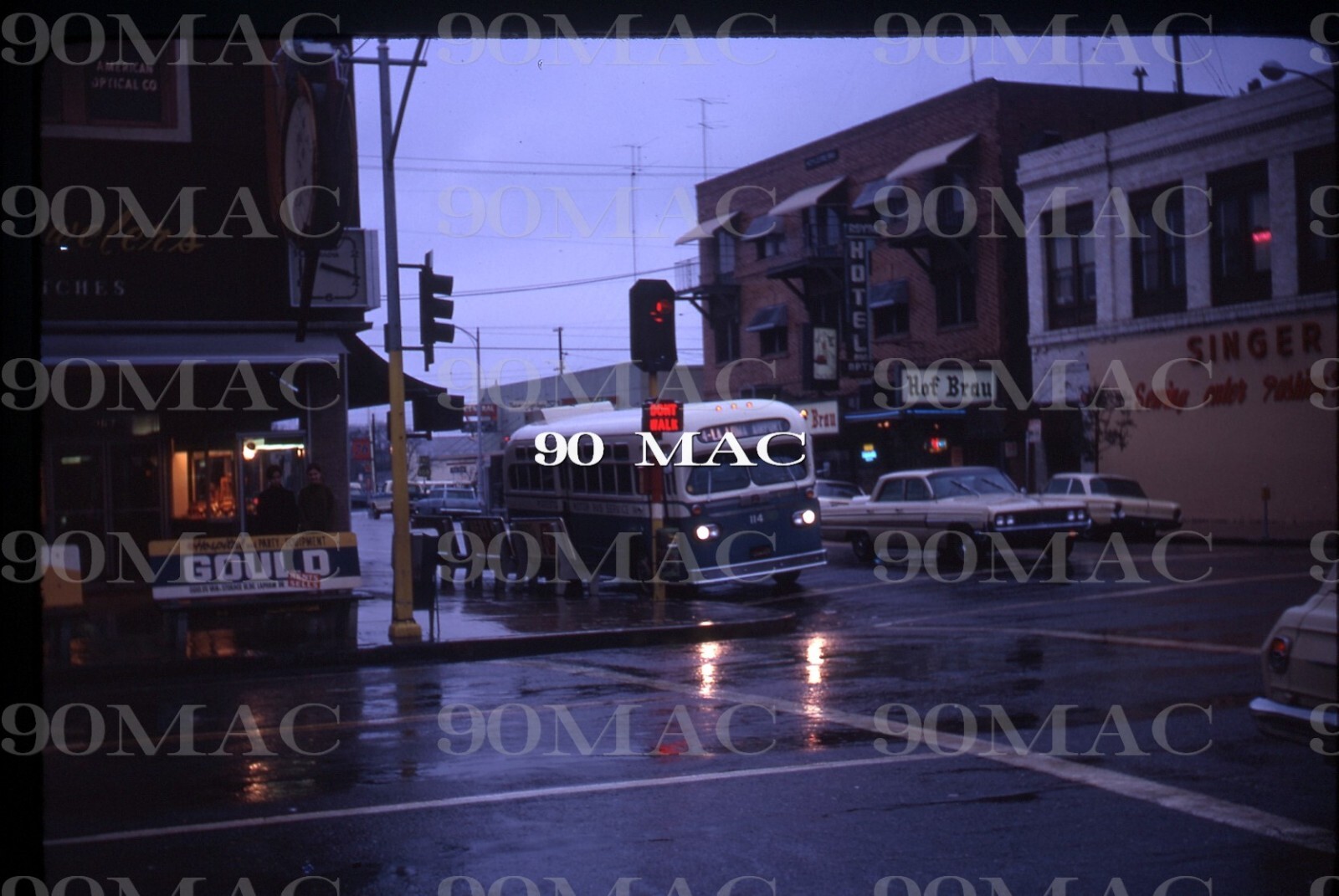 MODESTO MOTOR BUS SERVICE. GM COACH BUS #114. Modesto (CA). Original Slide 1969.