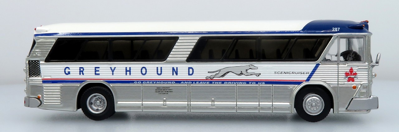 MCI MC-5A Bus Greyhound Canada 1/87/HO Scale Bus Iconic Replicas