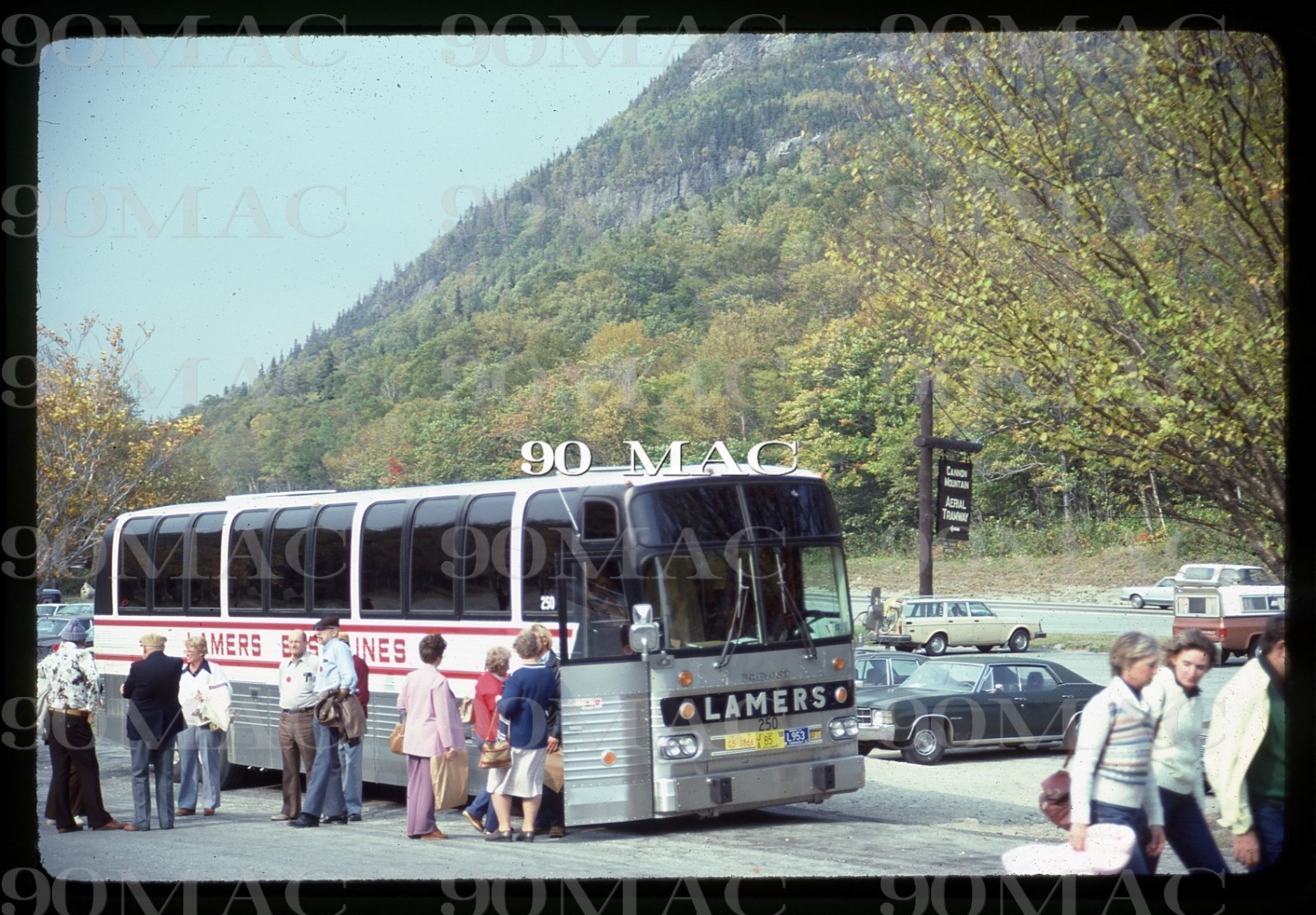 LAMERS BUS LINES. PREVOST COACH #250. Franconia (NH). Original Slide 1981.