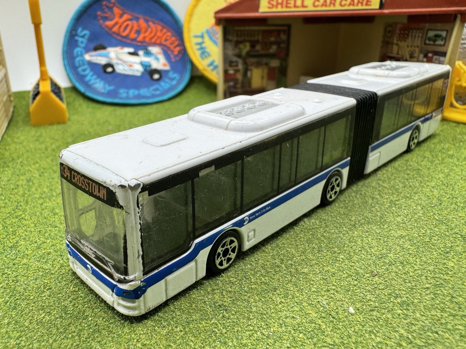 Daron MTA New York City Bus 16″ Articulated Bus Realtoy NYC 1/64