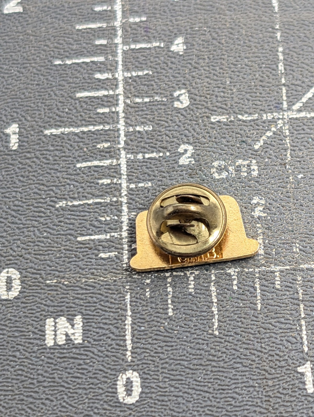 VTG Victoria BC Red Double Decker Bus Enamel Pin Gold Tone Canada Souvenir