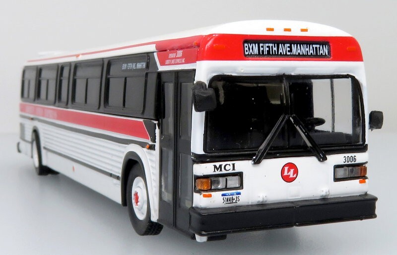 Iconic Replicas 1:87 MCI Classic Suburban Bus: Liberty Lines Express