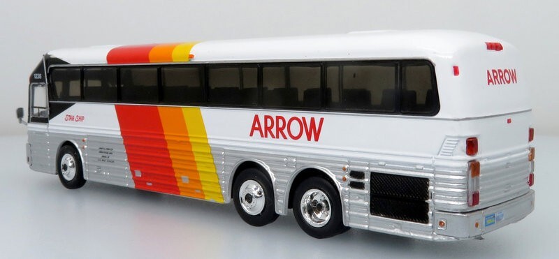 Iconic Replicas 1:87 1984 Eagle Model 10 Coach: Arrow Bus Lines