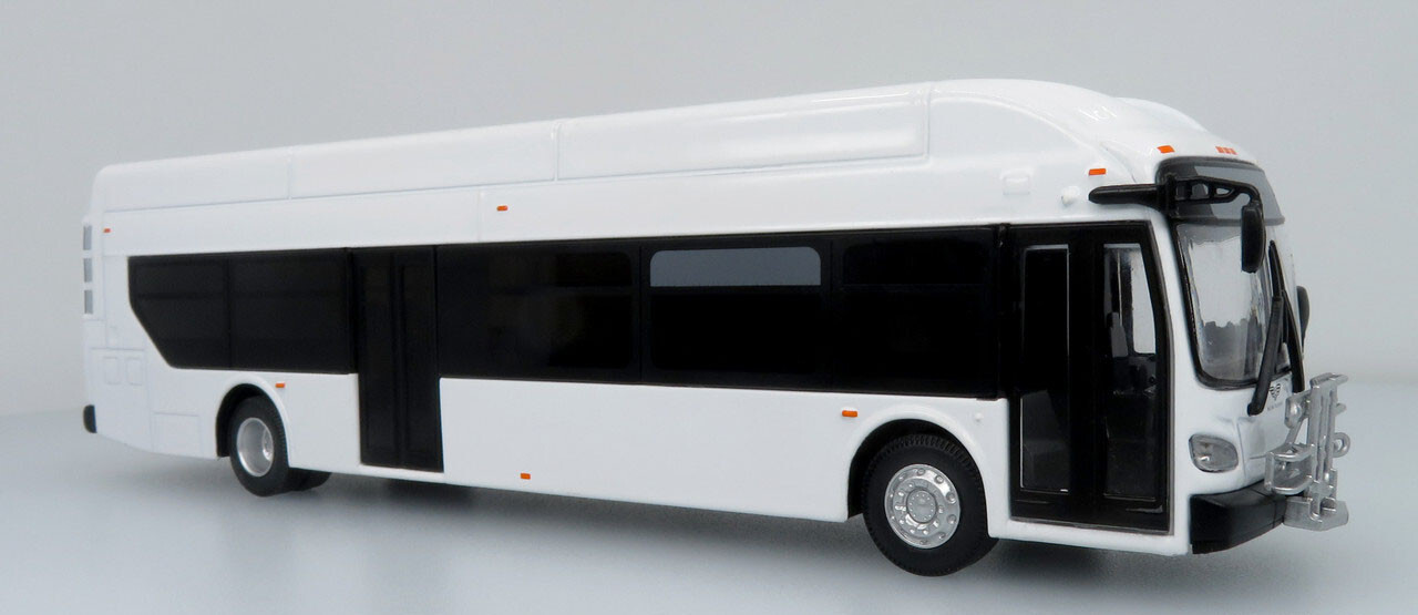 Iconic Replicas 1:64 Scale New Flyer Xcelsior Transit Bus Blank-White 64-0427