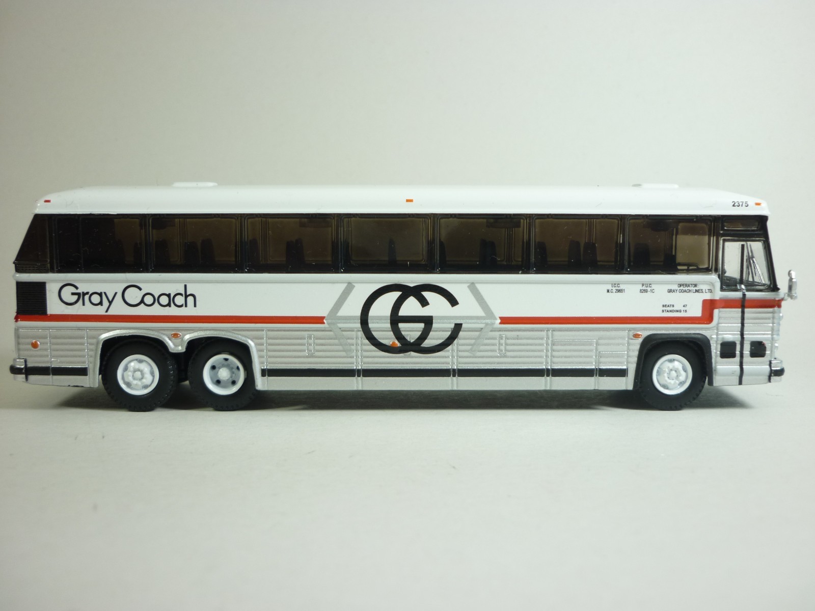 Iconic Replicas 1:87 MCI 9 Crusader II Bus Gray Coach Canada USA