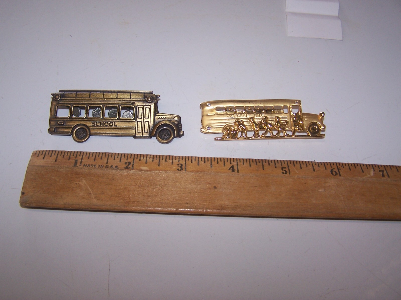 2 SCHOOL BUS Pins – Brooches